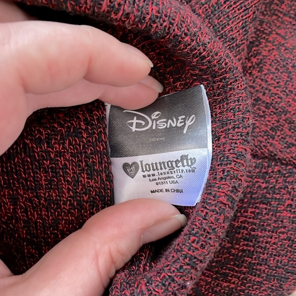 Heathered Red, Hot Topic Graphic Snow White Beanie - Picture 3 of 3